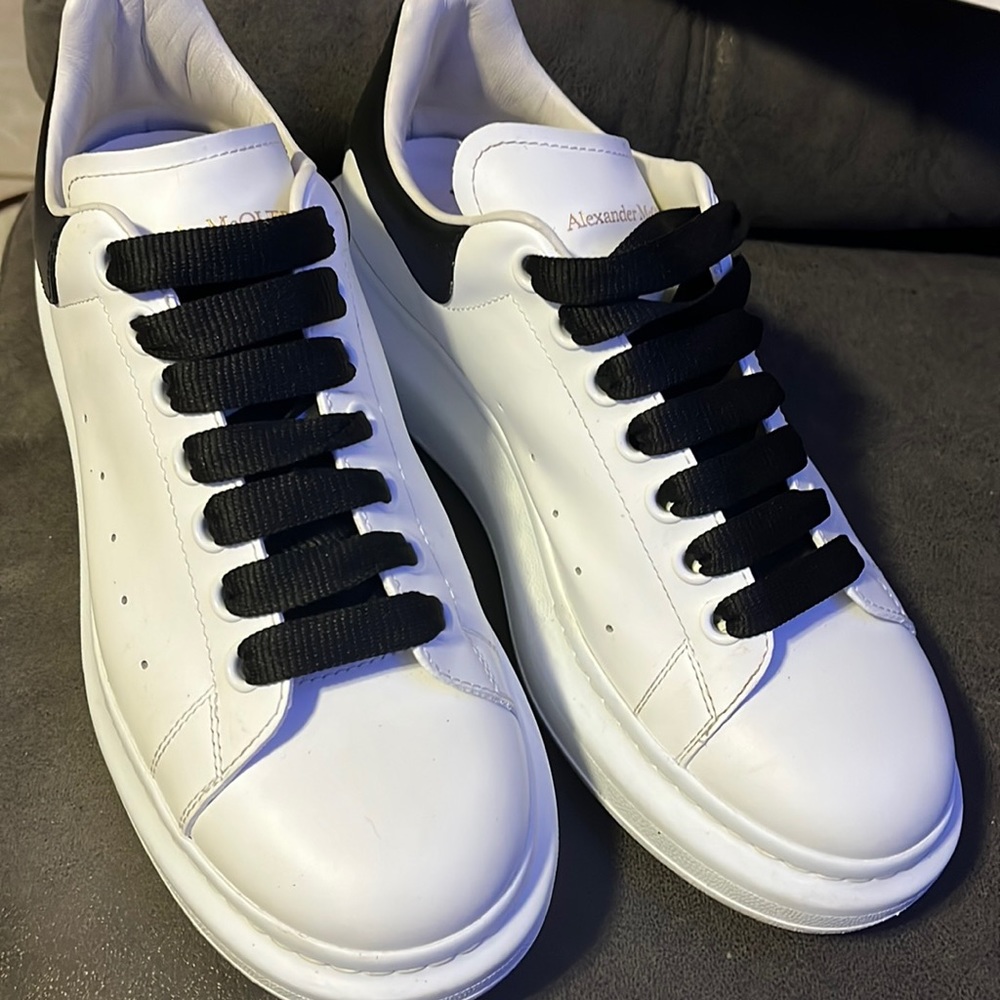 Alexander mcqueens size 7(40)